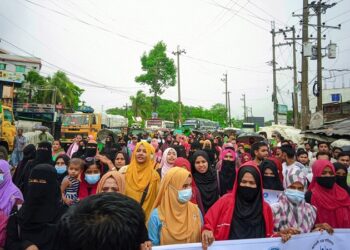 Protest sparks over 1,200 teachers’ dismissal in Rohingya camps