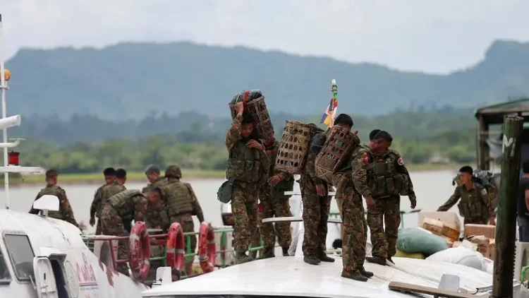 Myanmar soldiers arrive to Buthidaung jetty after Arakan Rohingya Salvation Army's (ARSA) attacks, at Buthidaung, Myanmar. (File photo: Reuters)